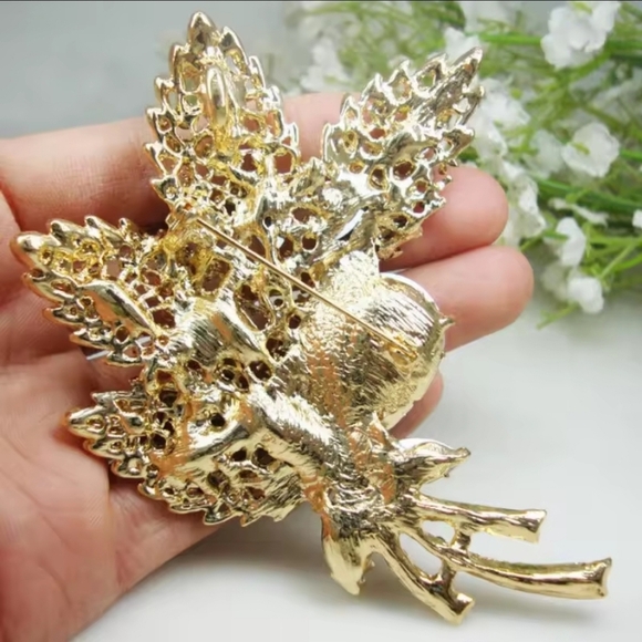Large Sparkling Leaf Brooch – Gold Tone, Green & Brown Crystals - Picture 6 of 7